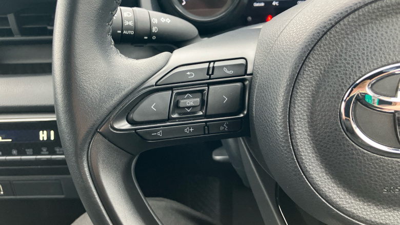 Toyota Yaris 1.5 Hybrid Dynamic 5dr CVT Hybrid Hatchback